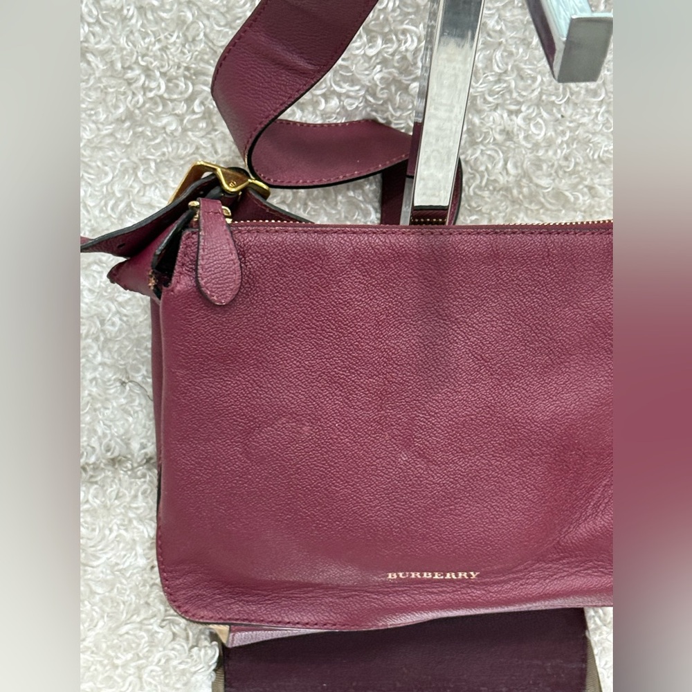 BURBERRY Helmsley Burgundy Leather House Check Adjustable Crossbody Bag - Picture 14 of 16